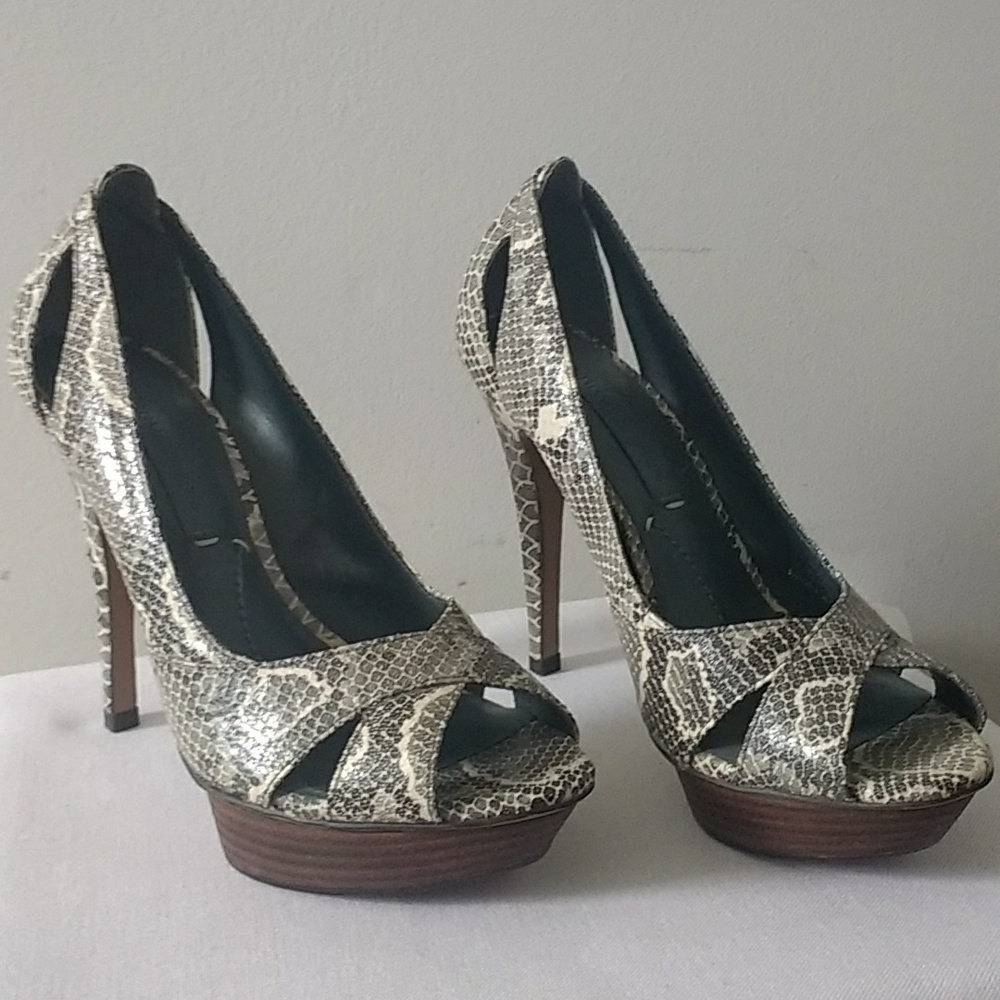 BCBGMAXAZRIA stiletto platforms Size 5 1/2B